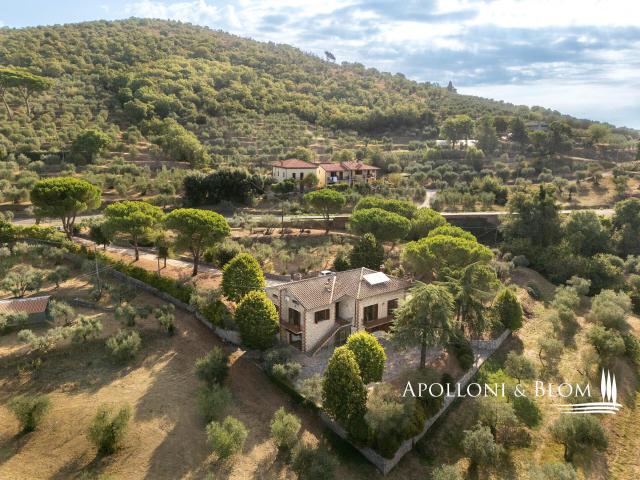 Villa in pietra vista unica su Lago Trasimeno e Cortona To. 310m² Cortona