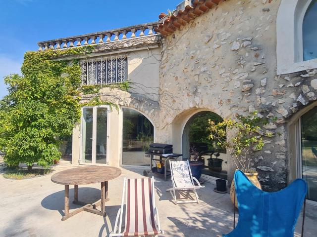 Villa Incroyable à Uzes 400m² Uzès