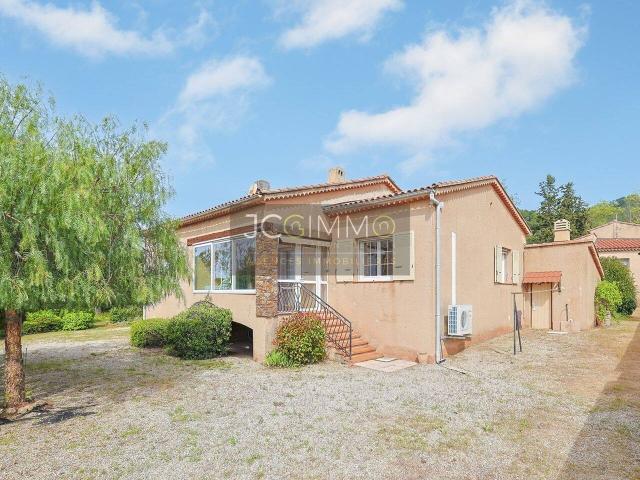 Villa indépendante de 140m² sur 1042m² de terrain avec garage