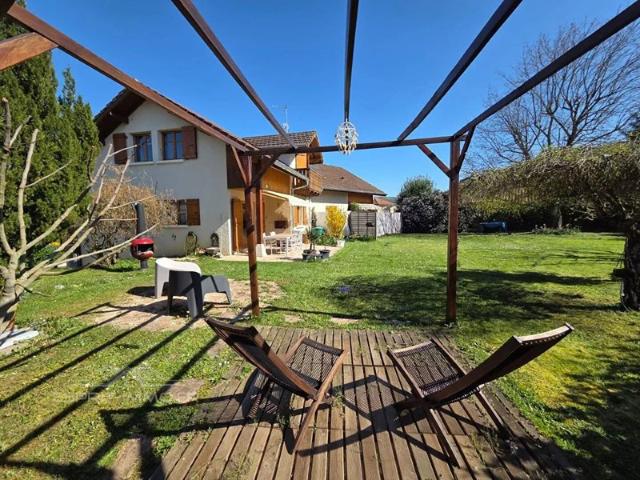 Malagny, ensemble de deux maisons 120 m² + 80 m² hab sur 1070 m² de terrain, coup de coeur !