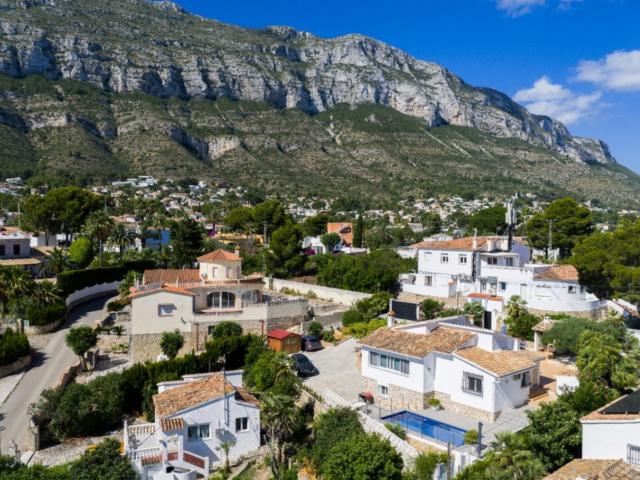 Villa independiente con vistas al Montgó y al mar en la zona. m² Dénia