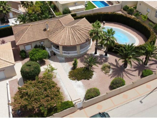 Villa independiente con garaje en la Urbanización Montanosa. 0m² Hondón de las Nieves