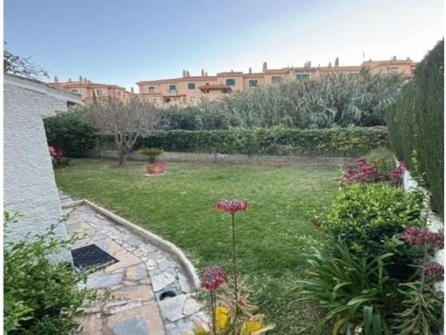 Villa independiente con jardín privado en Pueblo Mexicano, San Luis de Sabinillas