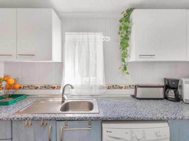 Villa independiente con piacina privada, vitas a la laguna Rosa y Salinas de Torrevieja