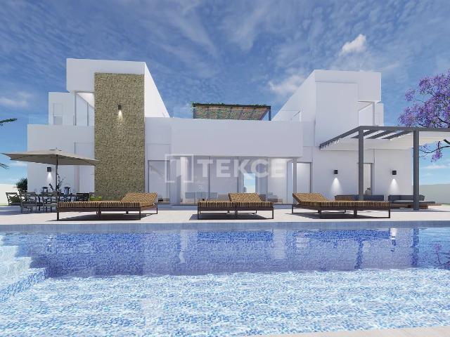 Villa Independiente con Piscina Cerca de la Playa en Torrevieja