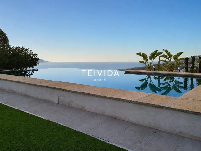 ¡Villa independiente con piscina infinity y vistas al mar en. 120m² Tejina de Isora