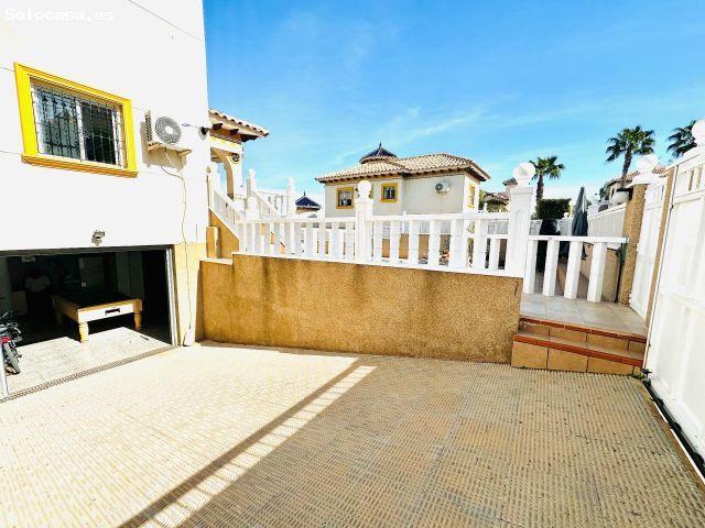 Villa independiente con piscina privada en Villamartin Golf