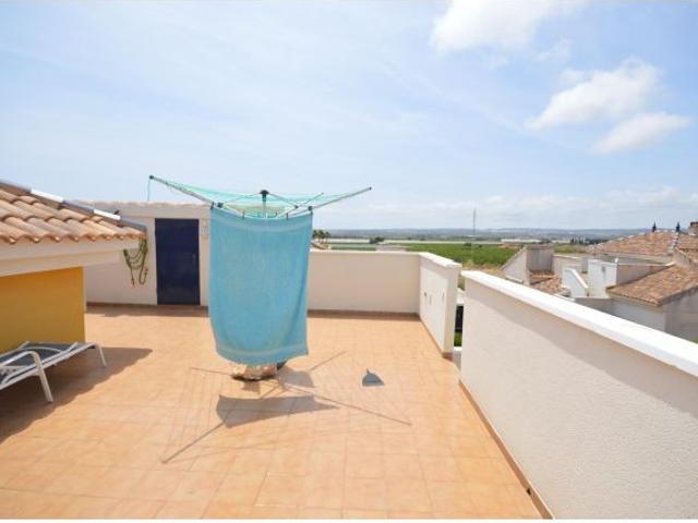 Villa Independiente con Solárium Privado, Vistas a la Laguna y Piscina Comunitaria en Los Montesinos