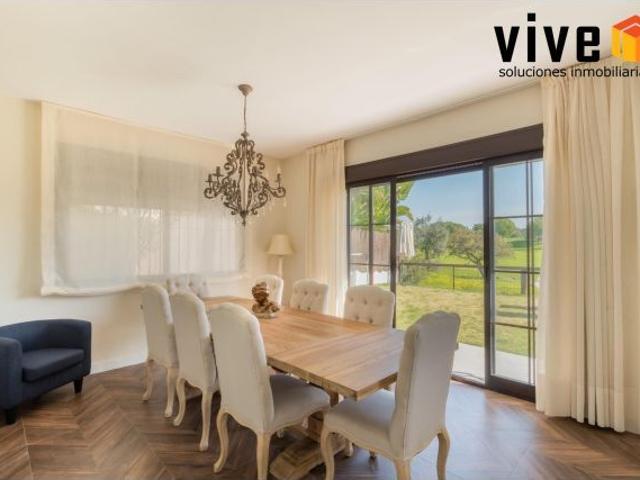 VILLA INDEPENDIENTE DE ALTO NIVEL EN HATO VERDE, LAS PAJANOSAS, CON VISTAS AL CAMPO DE GOLF Y A SEVI