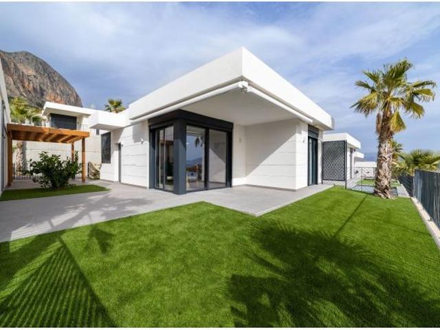 VILLA INDEPENDIENTE DE 3 DORMITORIOS 2 BAÑOS CON VISTAS AL MAR EN POLOP ALICANTE ESPAÑA