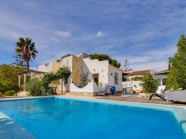 VILLA INDEPENDIENTE EN ORIHUELA COSTA LA ZENIA CON PISCINA PRIVADA