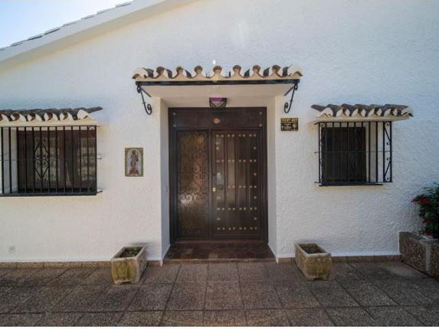 Villa independiente en venta en Fuengirola centro | Costa del Sol | Piscina privada