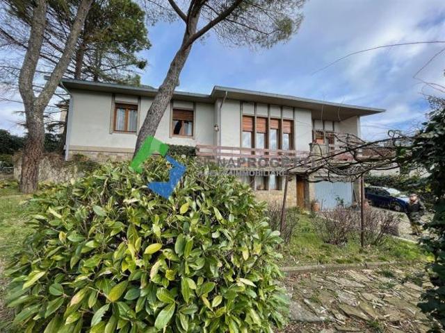 Villa indipendente con giardino a due passi dal Centro storico di Castellina in Chianti Si