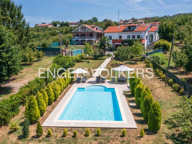 Villa Indipendente con Piscina e Giardino Privato 250m² Perletto