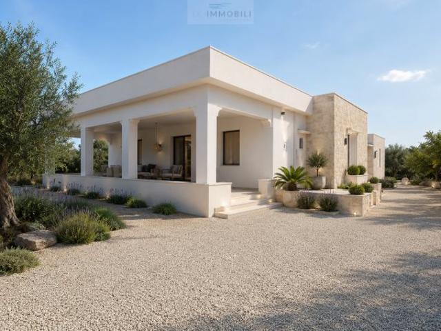Villa indipendente con terreno di 10.000 mq in vendita a Ca. 150m² Carovigno