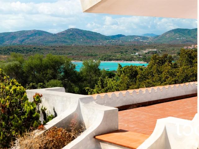 Villa indipendente con vista mare e dependance 300m² Olbia