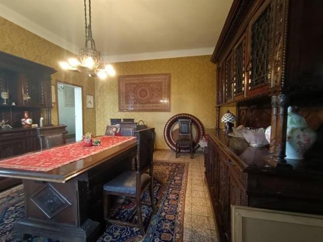 VILLA Indipendente da ristrutturare con Ben Oltre 1000 mq. di Giardino