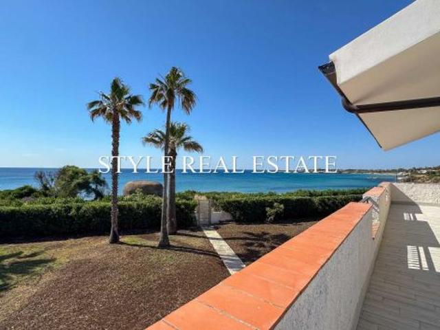 Villa indipendente fronte mare in affitto ad Arenella – Siracusa