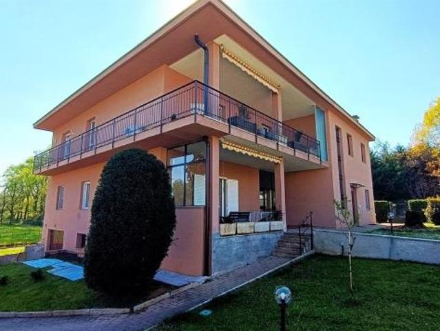 Villa Indipendente in Classe Energetica B ideale anche per più nuclei famigliari