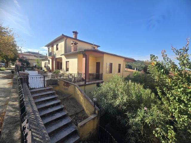 Villa Indipendente in Vendita Viale Kennedy