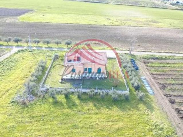 Villa indipendente in zona residenziale