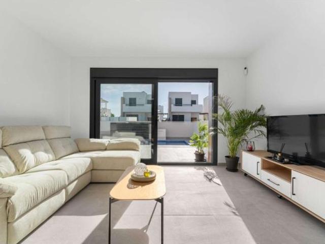Villa individual en Daya Nueva