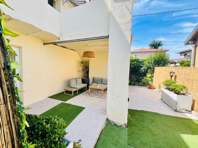 Villa individuelle 193m2 3 logements indépendants T5 / T2. 193m² Cagnes sur Mer
