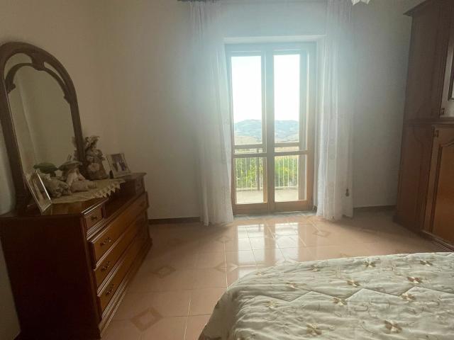 Single family house with 7 rooms on sale in Montecalvo Irpino 200 m² | dreamo. Ch