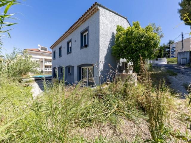 VILLA INDIVIDUELLE AVEC PISCINE. NICE OUEST