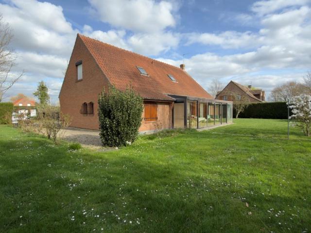 VILLA INDIVIDUELLE DE SEMI PLAIN PIED SUR PLUS DE 1300 M²
