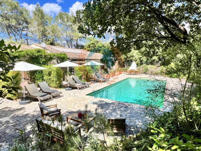 Villa individuelle F7 avec piscine