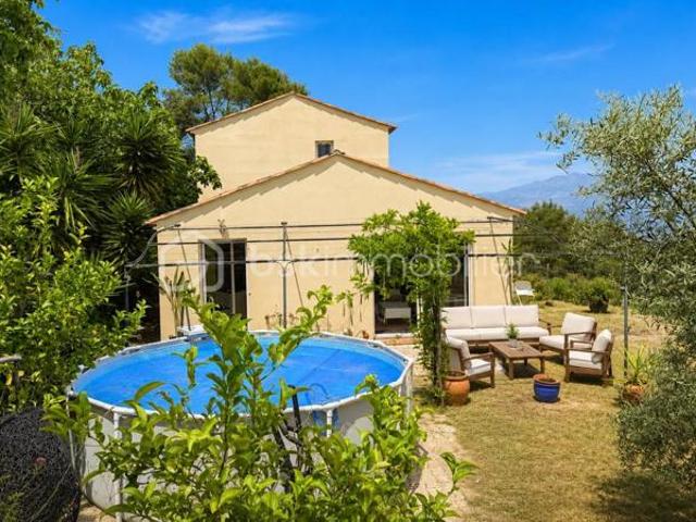 VILLA INDIVIDUELLE SUR LES HAUTEURS DE ST LAURENT DU VAR