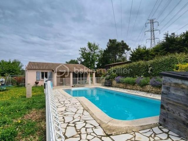 VILLA INDIVIDUELLE PLAIN PIED 3 CHAMBRES DONT SUITE PARENTALE BUREAU GARAGE PISCINE