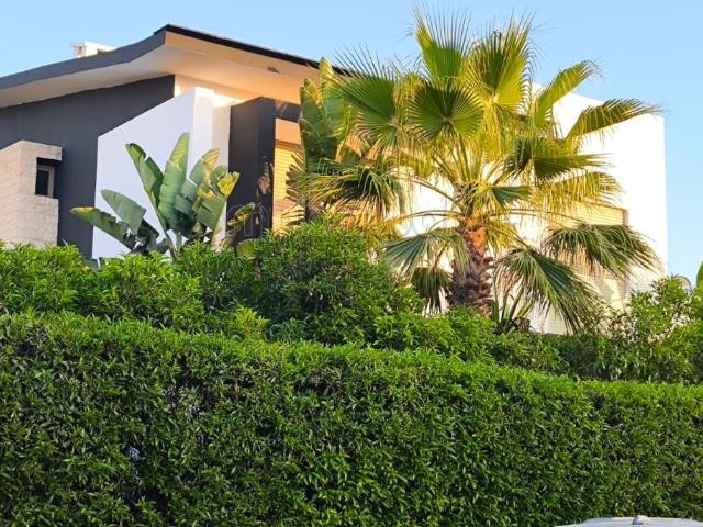 Villa ISOLEE 630m2 proche McDo Jardin de l'océan2