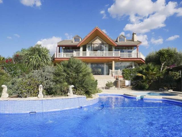 Villa Jacaranda, une oasis privée au bord du lac