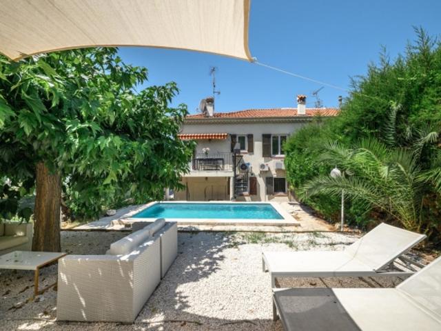 Villa jumelée avec piscine et garage – Cagnes sur Mer
