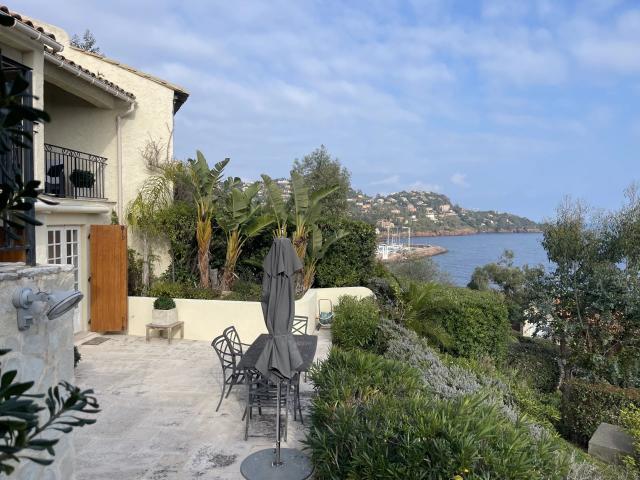 VILLA jumelée sans vis à vis 4 PIECES VUE MER