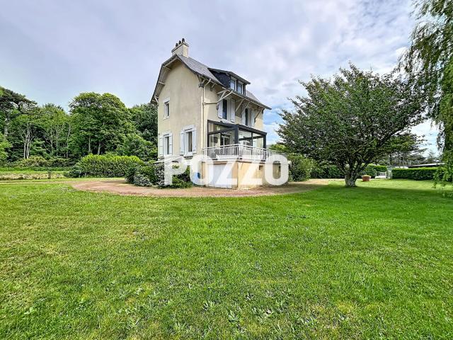 Villa Jullouville 2000 m2 de terrain