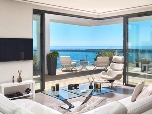 Villa • La Californie