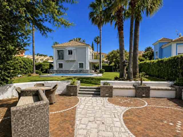 Villa, La Duquesa 249m² La Duquesa