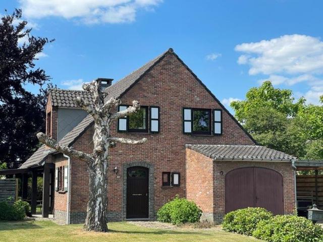 Villa landhuis te koop voor 445000 euro met 3 slaapkamers
