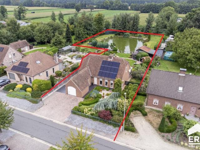 Villa landhuis te koop voor 449000 euro met 3 slaapkamers