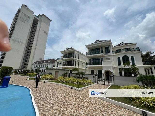 Villa Laguna Heights