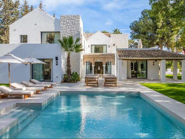 Villa Las Palmera está situada dentro del exclusivo enclave. 984m² Marbella