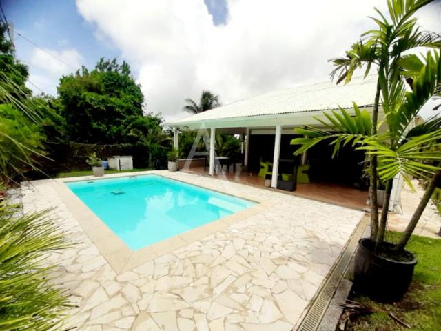 Villa Le Lamentin 4 pièce s 137 m2 Une Pépite qui vous comblera de BONHEUR !