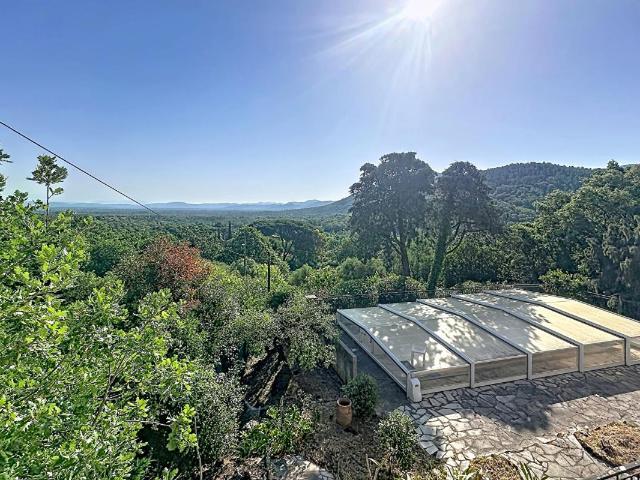 VILLA LES MAYONS T4 DE 117m² PISCINE AVEC VUE EXCEPTIONNELLE