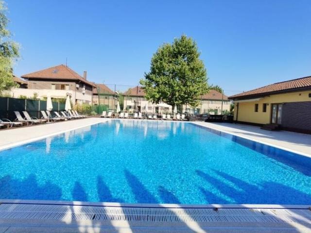 villa located in a compound with swimming pool | erou iancu nicolae area