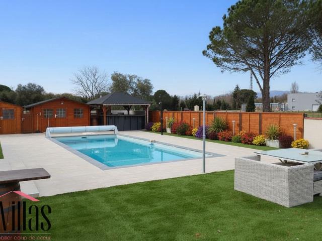 Propriété avec 2 villas de plain pied avec piscine et vue Canigou à Thuir