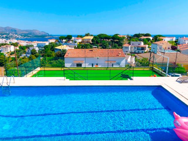 Villa Llanca Girona 103320946