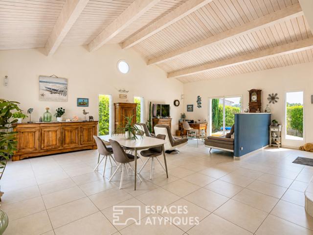 Villa lumineuse avec jardin et piscine
